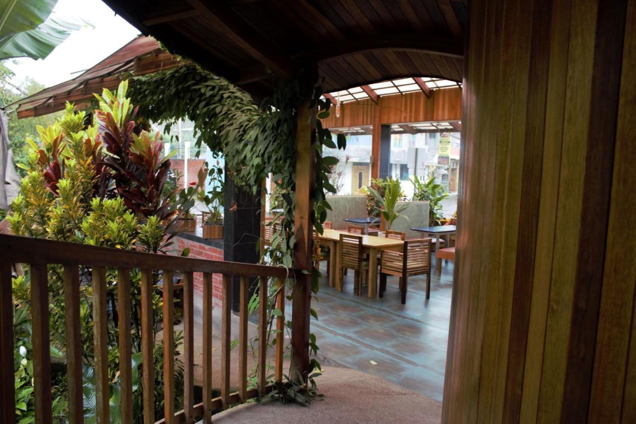 Hostal Zafiro 민도 외부 사진