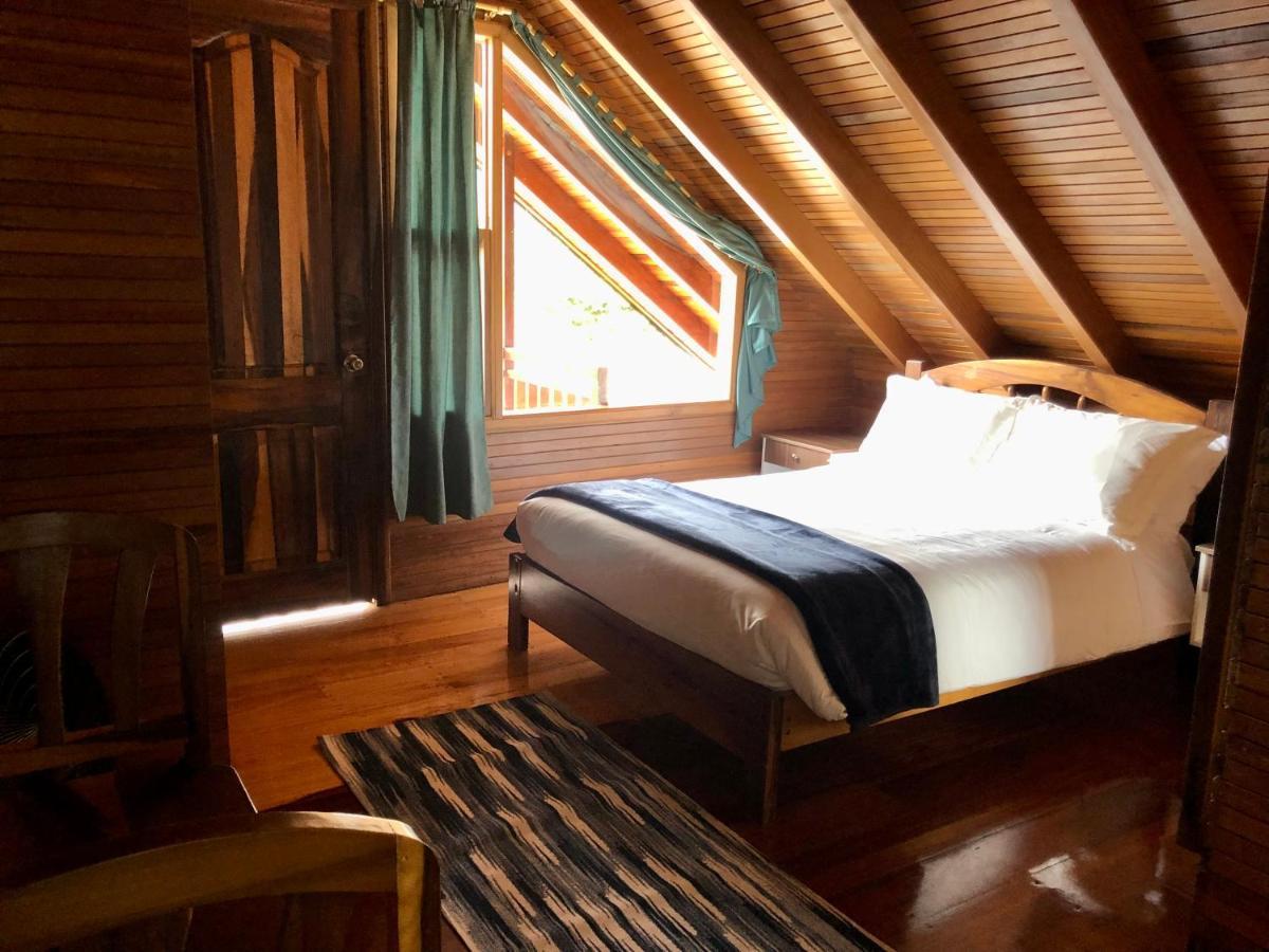 Hostal Zafiro 민도 외부 사진