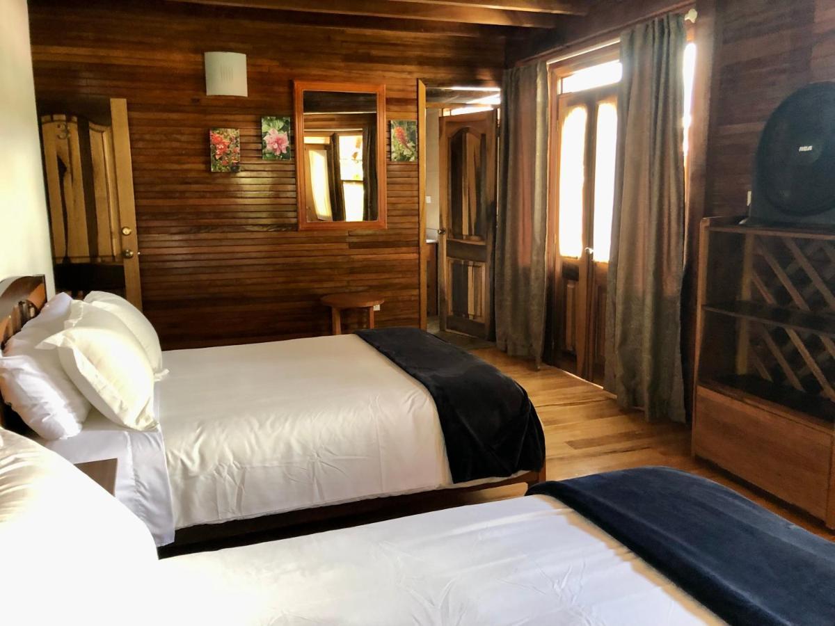 Hostal Zafiro 민도 외부 사진
