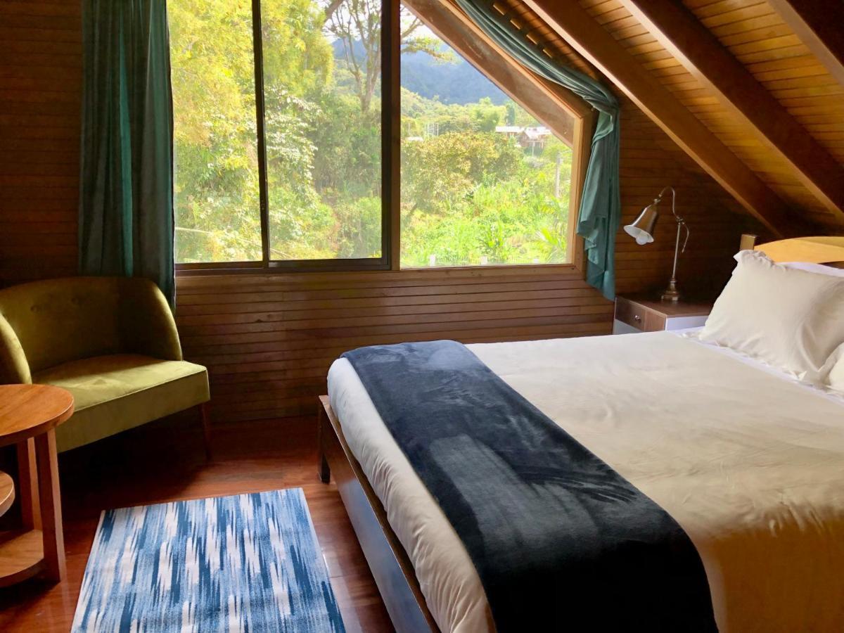 Hostal Zafiro 민도 외부 사진